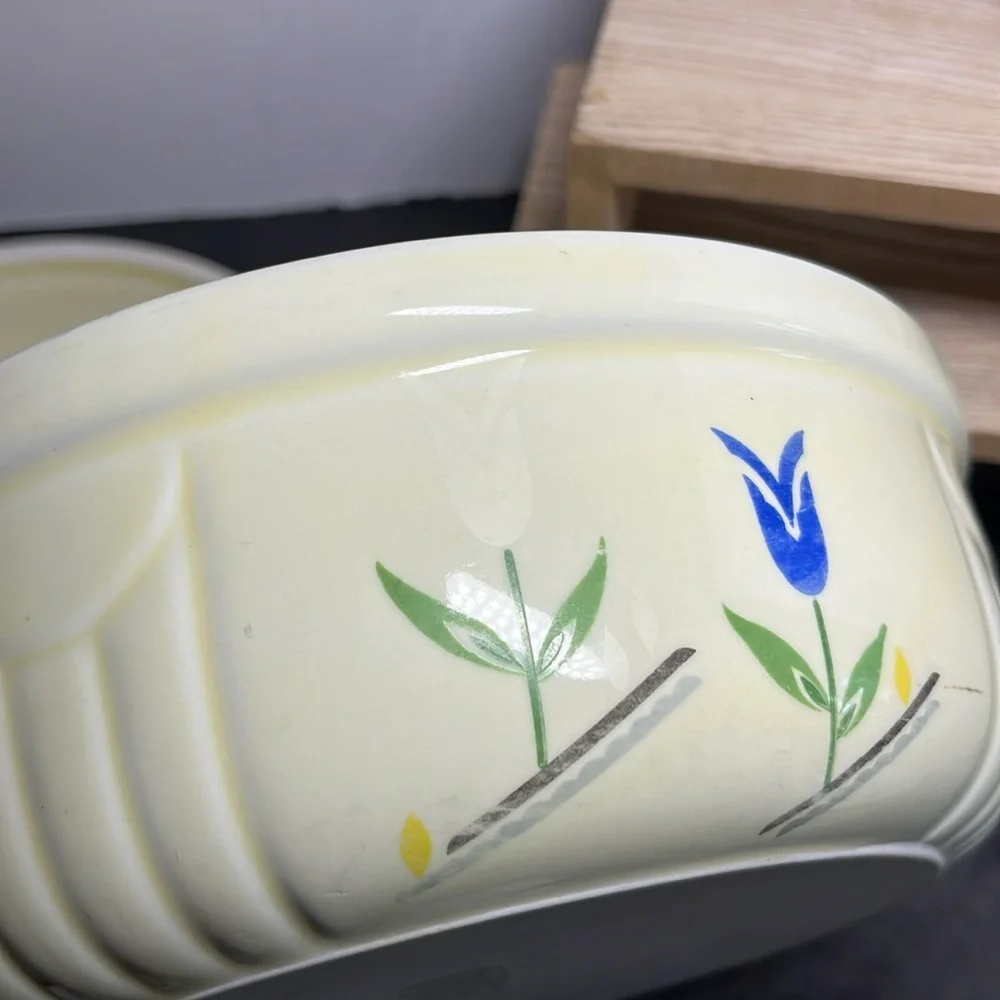 Vintage Hall’s Superior Quality Kitchenware Covered Casserole Piggly Wiggly